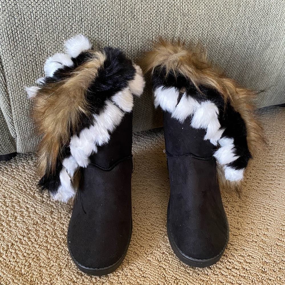 stylish women's light black unique boots, size 9